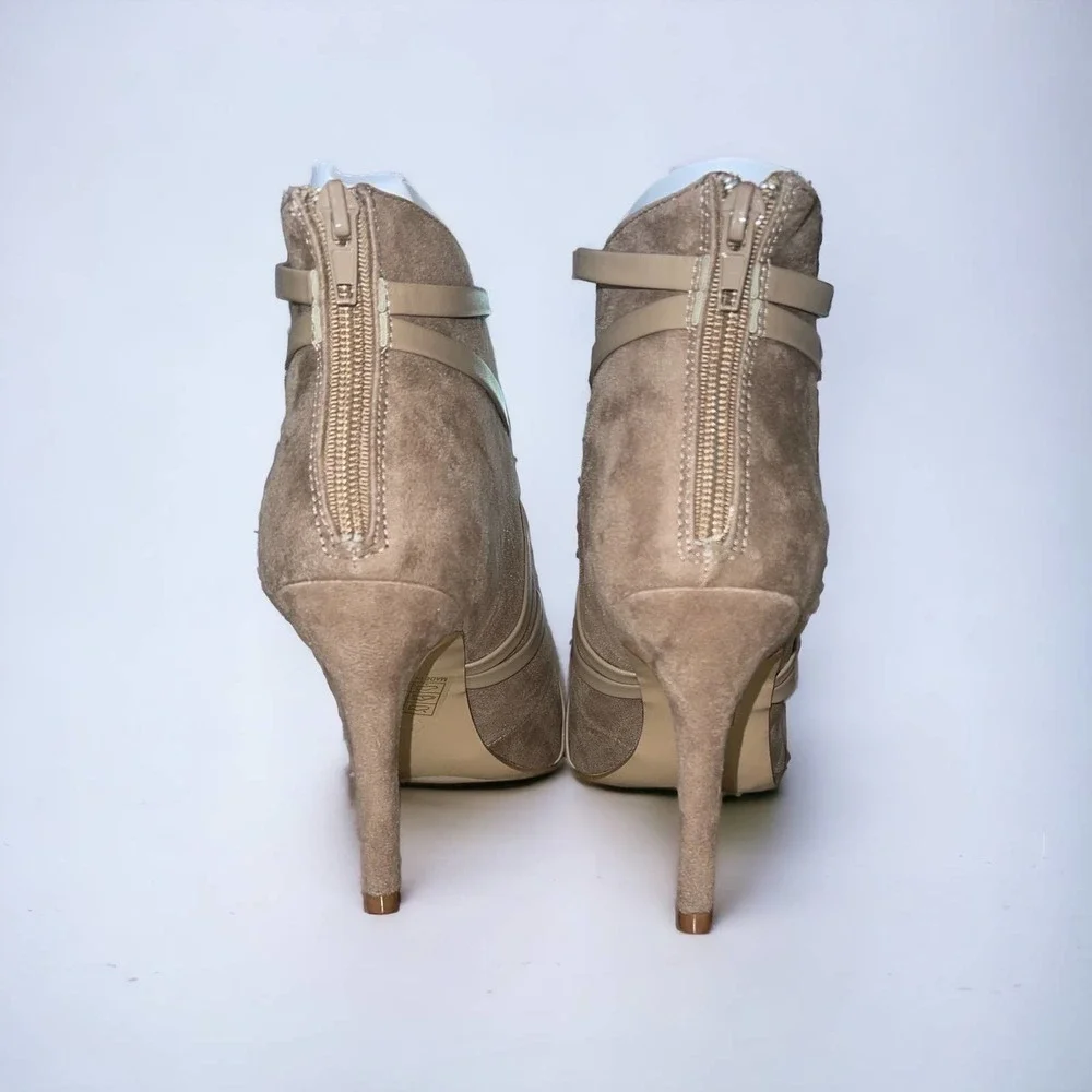 Journee Samara Booties Taupe Size 9